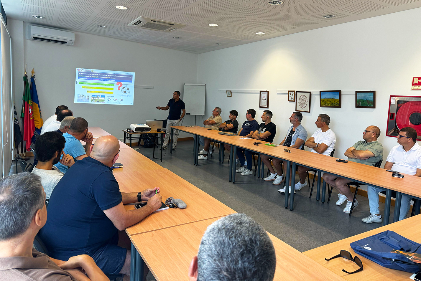 25 treinadores na Formação de Tutores de Futebol